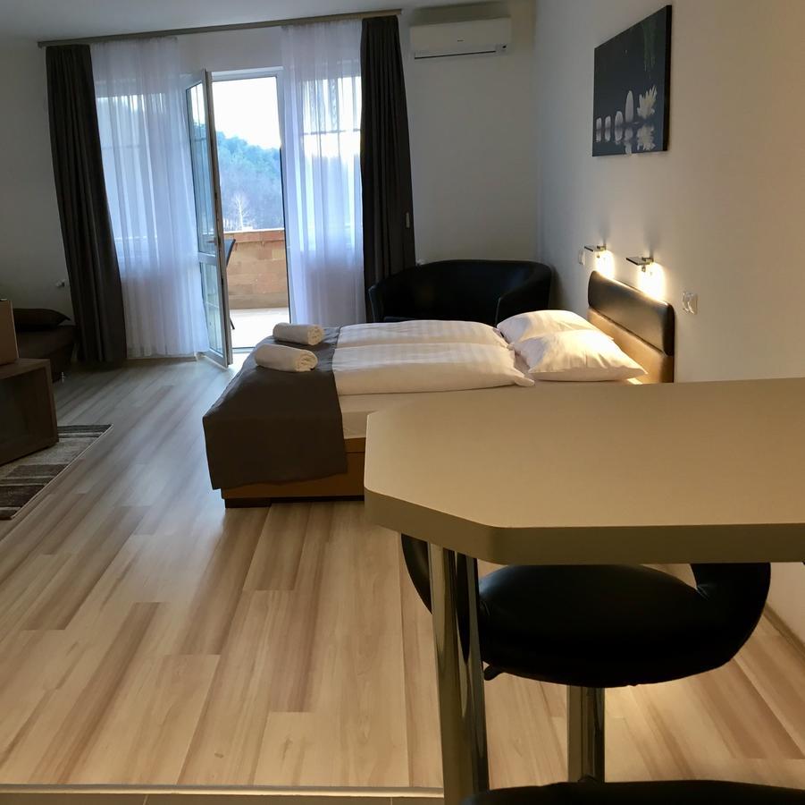 F&M Apartman Egerszalók Exterior foto